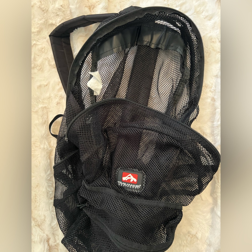 Trailmaker Mesh Black Backpack - image 2